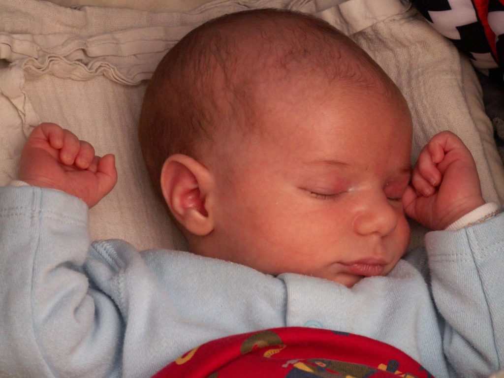 על מה כדאי להקפיד בנושא שינה של תינוקות וילדים בחופשה?