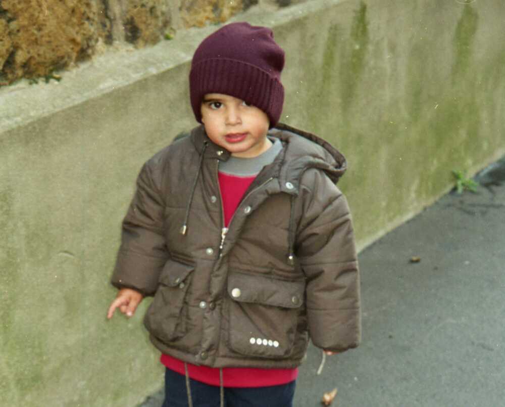 הויכוח על מעיל משפיע על הביטחון של הילדים לשמור על גופם. אודיל רוזנפלד מדריכת הורים 054-2455815 מפשטת את הסיטואציה ומביאה דרכים ללמד את הילדים להקשיב לגוף ולהביע את הצרכים שלהם. אדלר הדרכת הורים