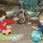 רגרסיה בגמילה מחיתולים, קשיי שינה ופחדים אצל ילדים בזמן מלחמה הם תגובה טבעית ללחץ.